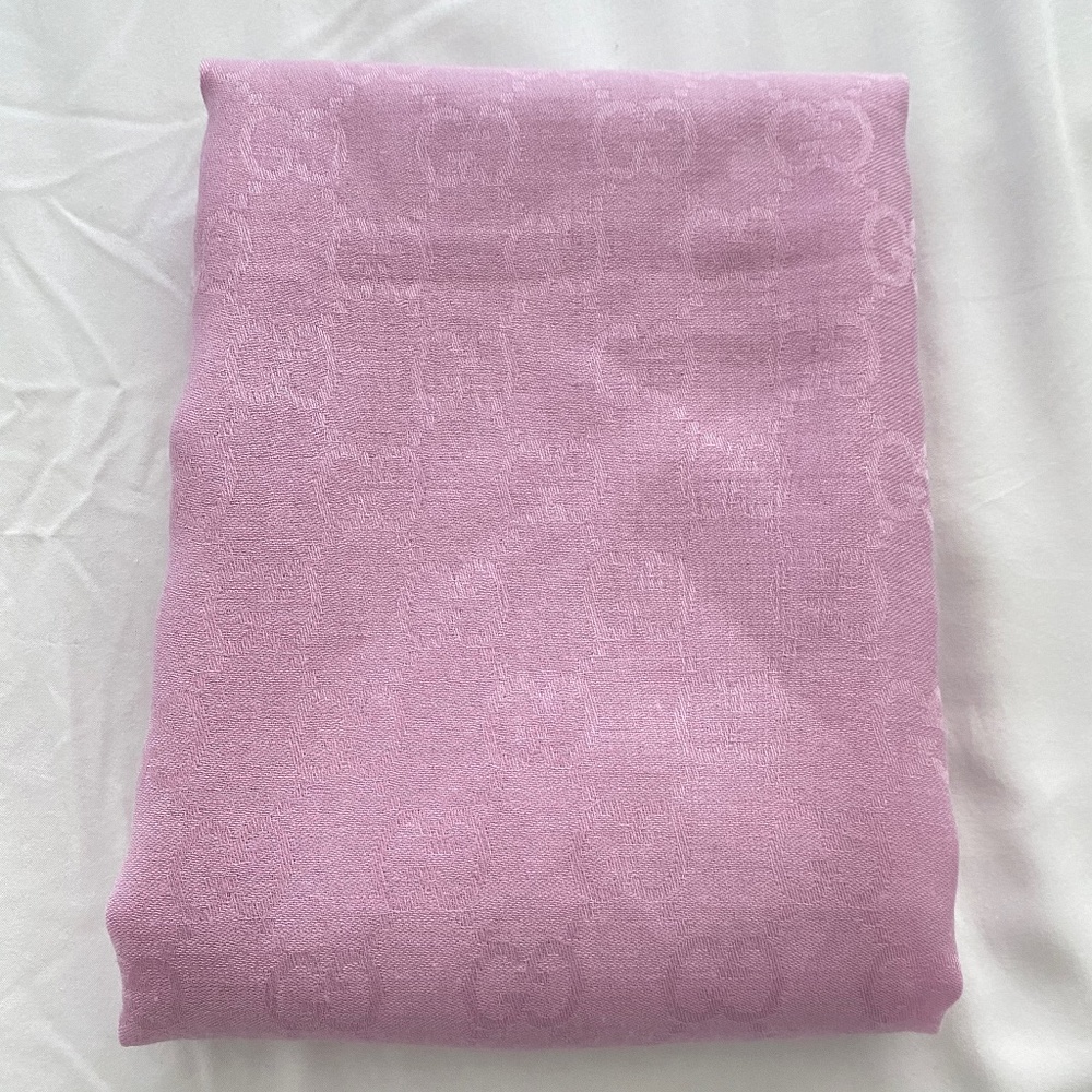 Gucci pink scarf one size